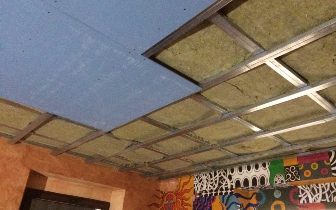 Neprůzvučný strop – restaurace Palmovka